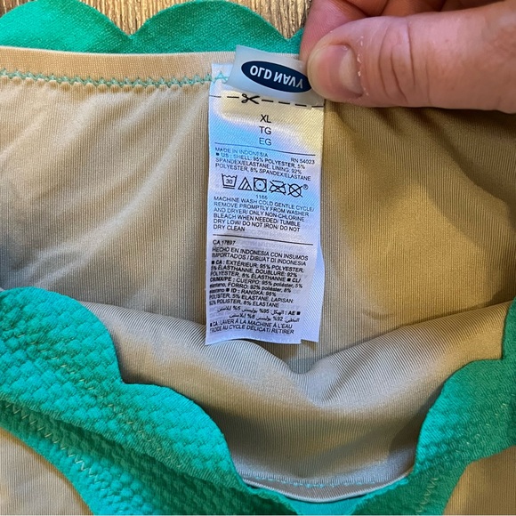 Girls Halter Style Tankini with Scallop Trim - Picture 2 of 2